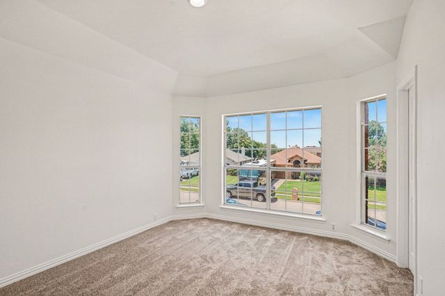 1125 Highland Station Drive, Saginaw, TX 76131