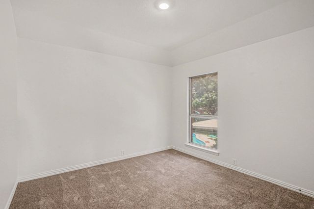 1125 Highland Station Drive, Saginaw, TX 76131