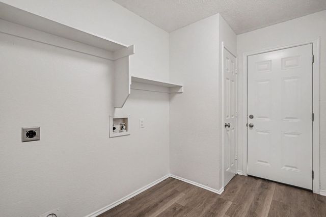 1125 Highland Station Drive, Saginaw, TX 76131