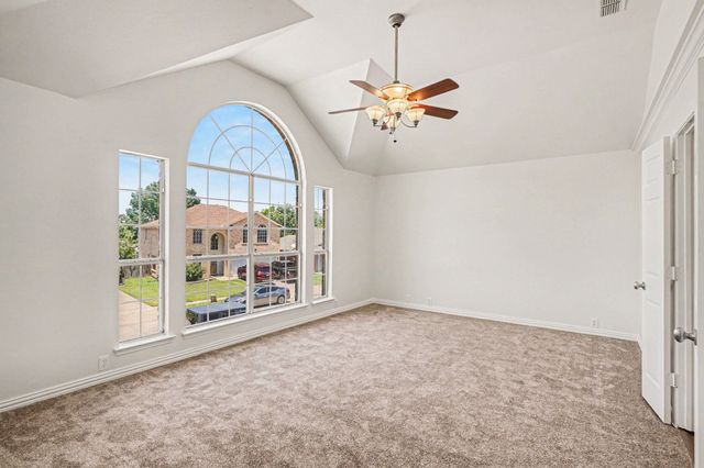 1125 Highland Station Drive, Saginaw, TX 76131