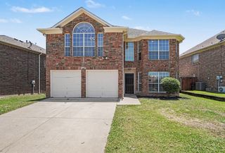 1125 Highland Station Drive, Saginaw, TX 76131