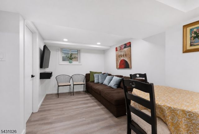 293 Clifton Ave, Newark City, NJ 07104