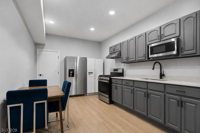 293 Clifton Ave, Newark City, NJ 07104
