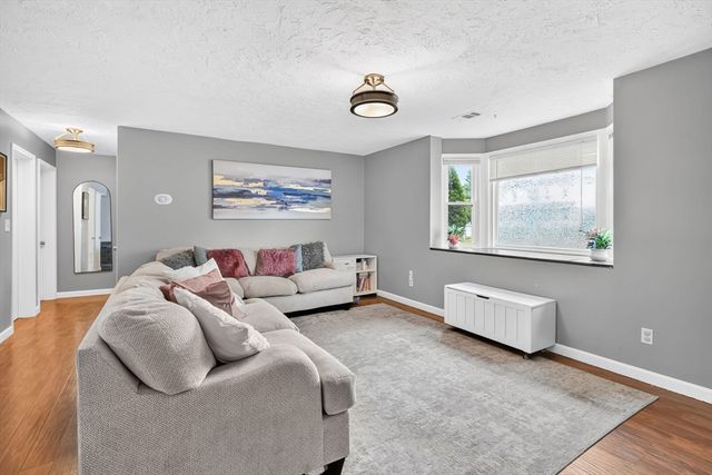 82 Neponset St B, Canton, MA 02021