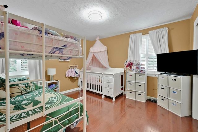 82 Neponset St B, Canton, MA 02021
