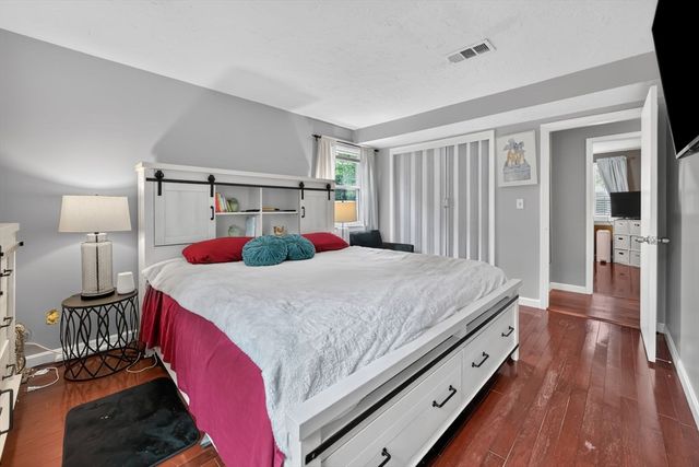 82 Neponset St B, Canton, MA 02021