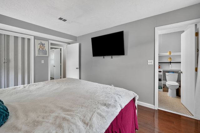 82 Neponset St B, Canton, MA 02021