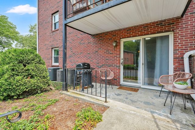 82 Neponset St B, Canton, MA 02021