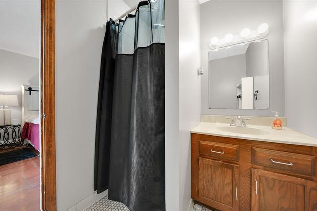 82 Neponset St B, Canton, MA 02021