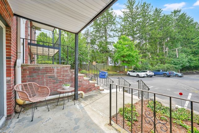 82 Neponset St B, Canton, MA 02021