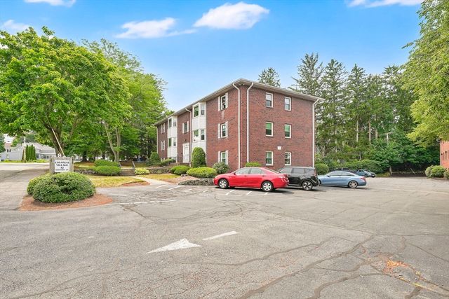 82 Neponset St B, Canton, MA 02021