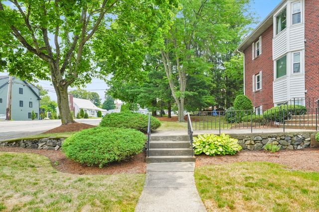 82 Neponset St B, Canton, MA 02021