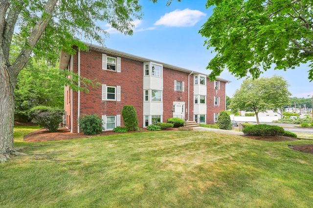 82 Neponset St B, Canton, MA 02021