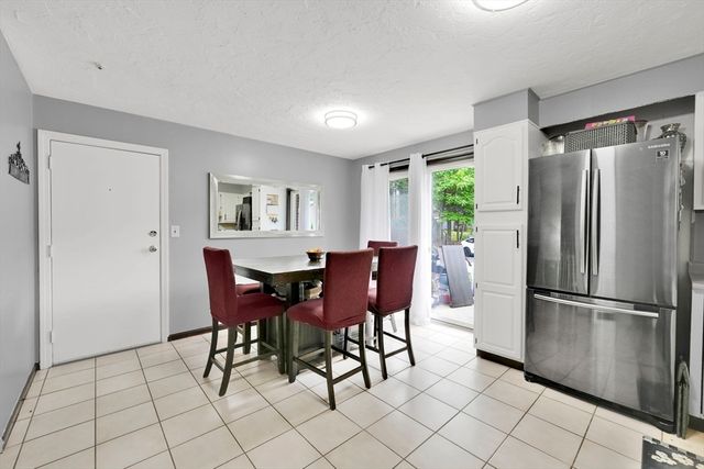 82 Neponset St B, Canton, MA 02021