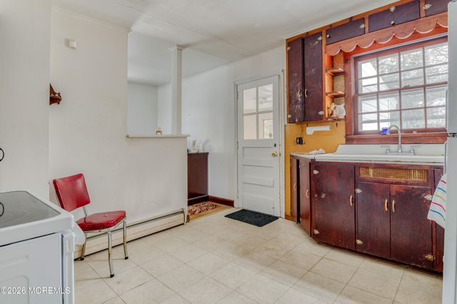 432 W Park Avenue, Oakhurst, NJ 07755