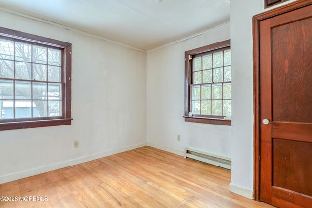 432 W Park Avenue, Oakhurst, NJ 07755