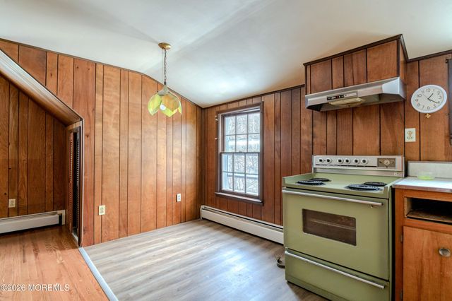 432 W Park Avenue, Oakhurst, NJ 07755