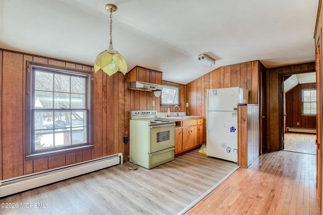 432 W Park Avenue, Oakhurst, NJ 07755