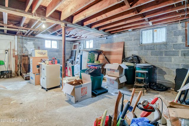 432 W Park Avenue, Oakhurst, NJ 07755