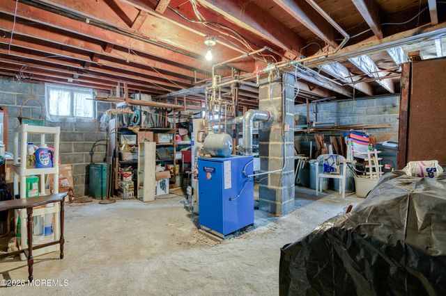 432 W Park Avenue, Oakhurst, NJ 07755