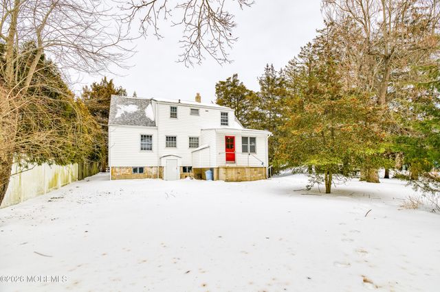 432 W Park Avenue, Oakhurst, NJ 07755