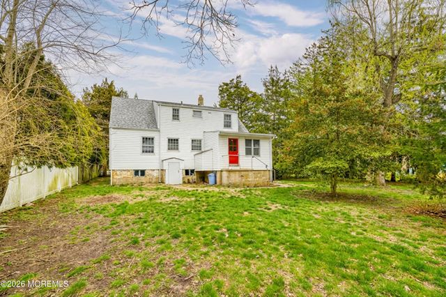 432 W Park Avenue, Oakhurst, NJ 07755