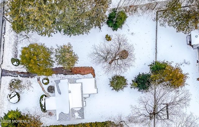 432 W Park Avenue, Oakhurst, NJ 07755