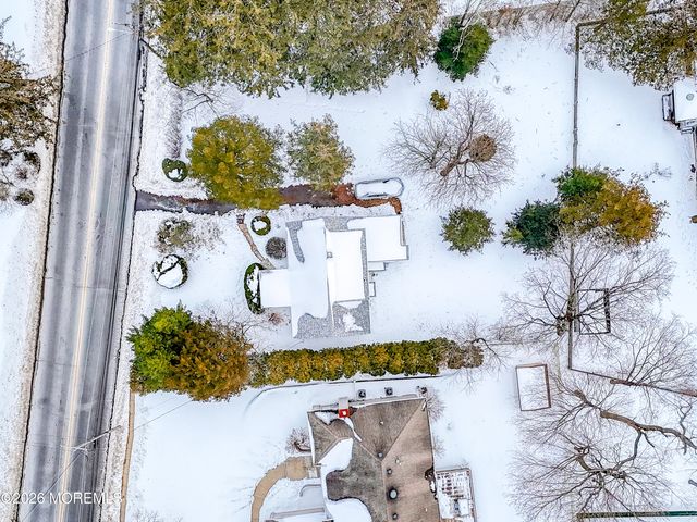 432 W Park Avenue, Oakhurst, NJ 07755