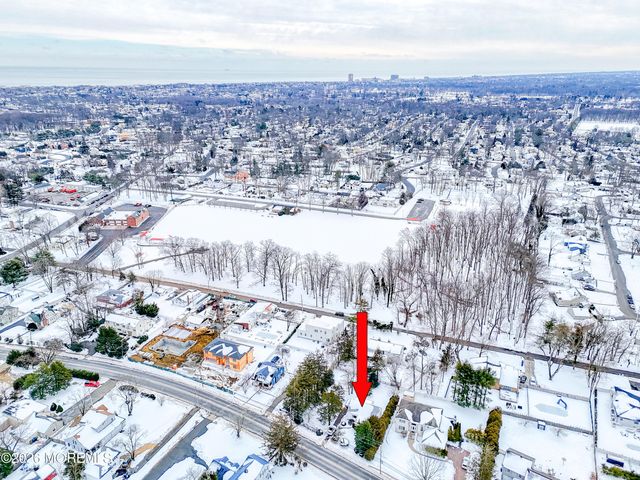 432 W Park Avenue, Oakhurst, NJ 07755