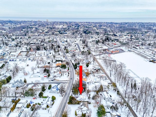 432 W Park Avenue, Oakhurst, NJ 07755