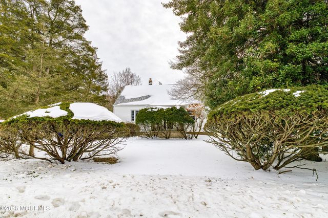 432 W Park Avenue, Oakhurst, NJ 07755