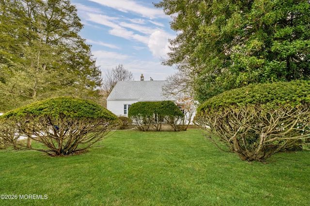 432 W Park Avenue, Oakhurst, NJ 07755