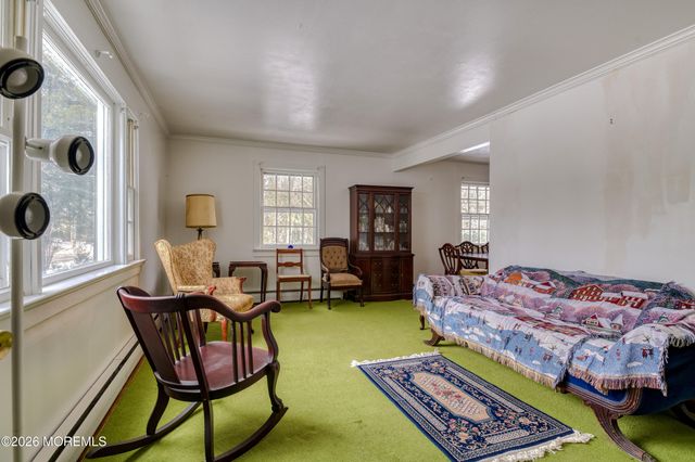 432 W Park Avenue, Oakhurst, NJ 07755