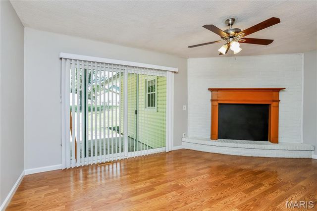 104 Lake Point Drive, St Peters, MO 63376