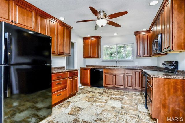 104 Lake Point Drive, St Peters, MO 63376