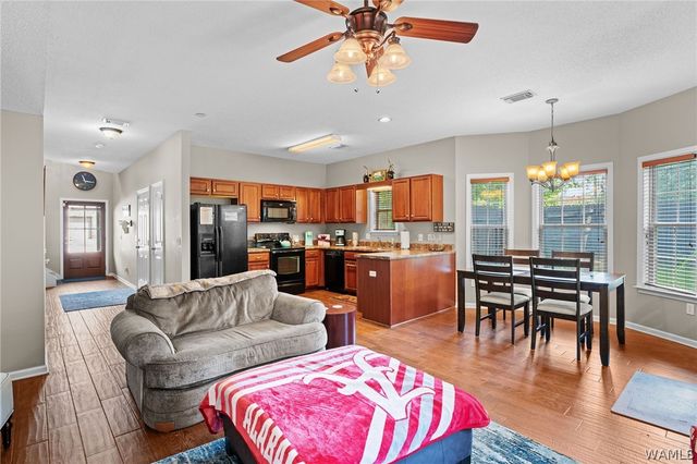 1813 Saint Charles, Tuscaloosa, AL 35404
