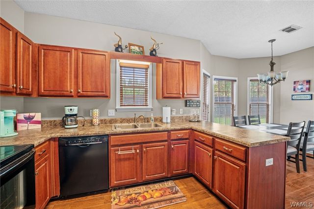 1813 Saint Charles, Tuscaloosa, AL 35404