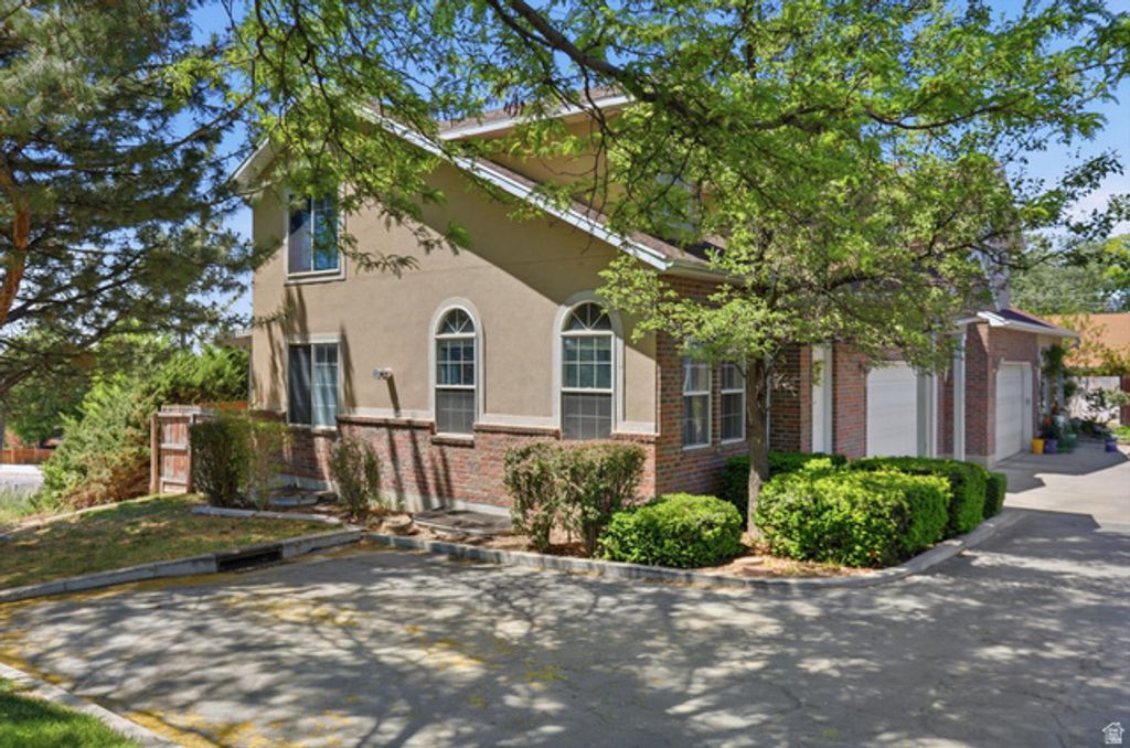 Image 36 of property listing at 1990 S 424 E, Orem, UT 84058