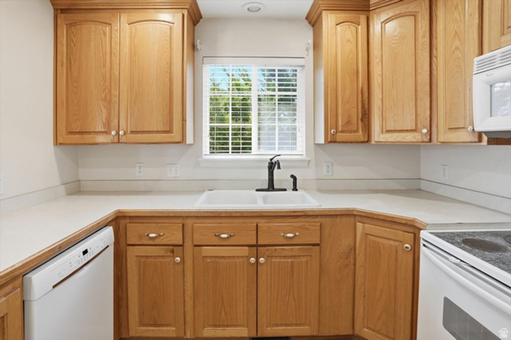 Image 9 of property listing at 1990 S 424 E, Orem, UT 84058