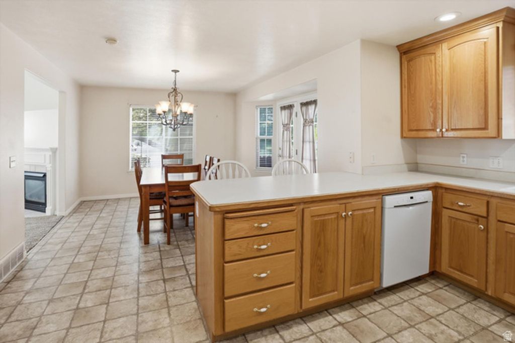 Image 10 of property listing at 1990 S 424 E, Orem, UT 84058