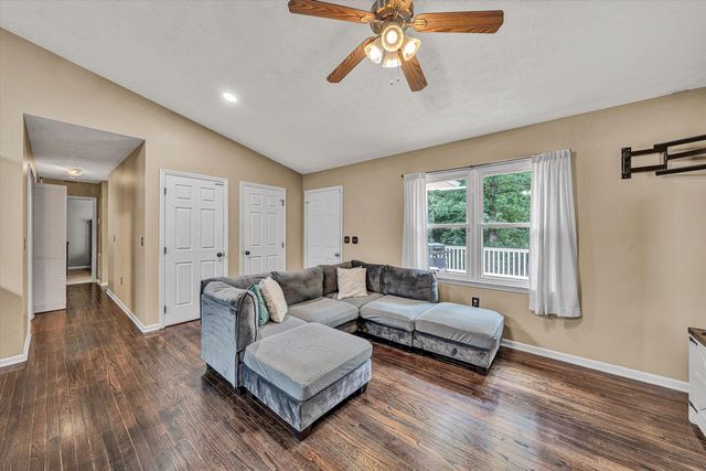 190 Brookrun DR, Callaway, VA 24067
