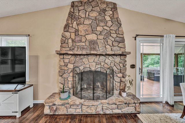190 Brookrun DR, Callaway, VA 24067