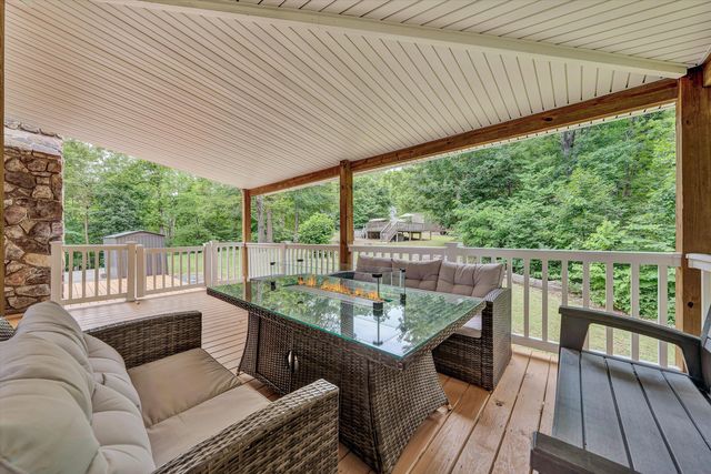 190 Brookrun DR, Callaway, VA 24067