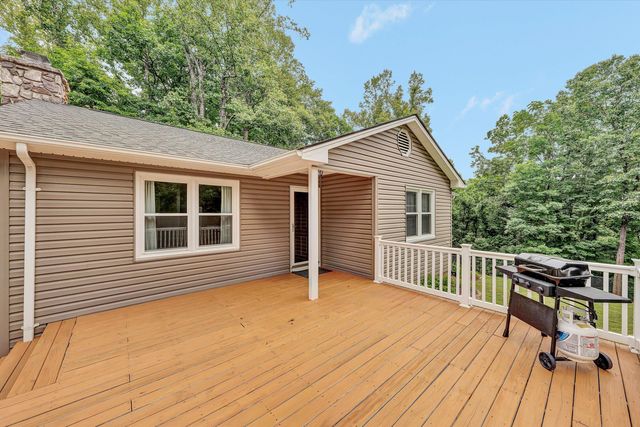 190 Brookrun DR, Callaway, VA 24067