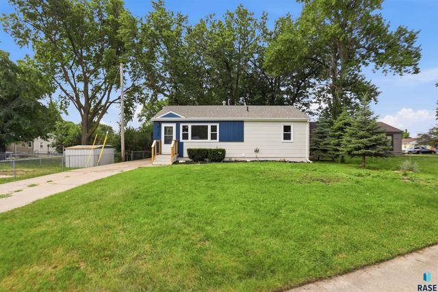 1305 W Thompson Dr Drive, Sioux Falls, SD 57105