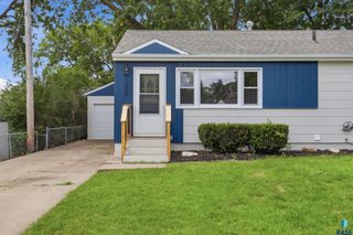 1305 W Thompson Dr Drive, Sioux Falls, SD 57105