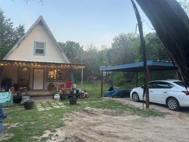 1015 Comanche Cove Drive, Granbury, TX 76048