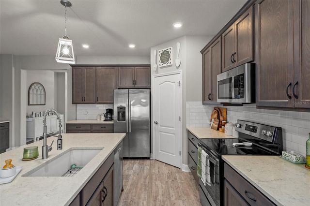 1569 N RIVER CIRCLE, Tarpon Springs, FL 34689
