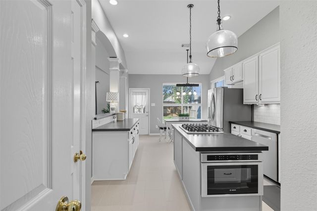 4027 Ridgepoint Drive, Pearland, TX 77584