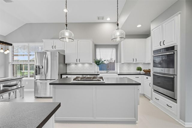 4027 Ridgepoint Drive, Pearland, TX 77584